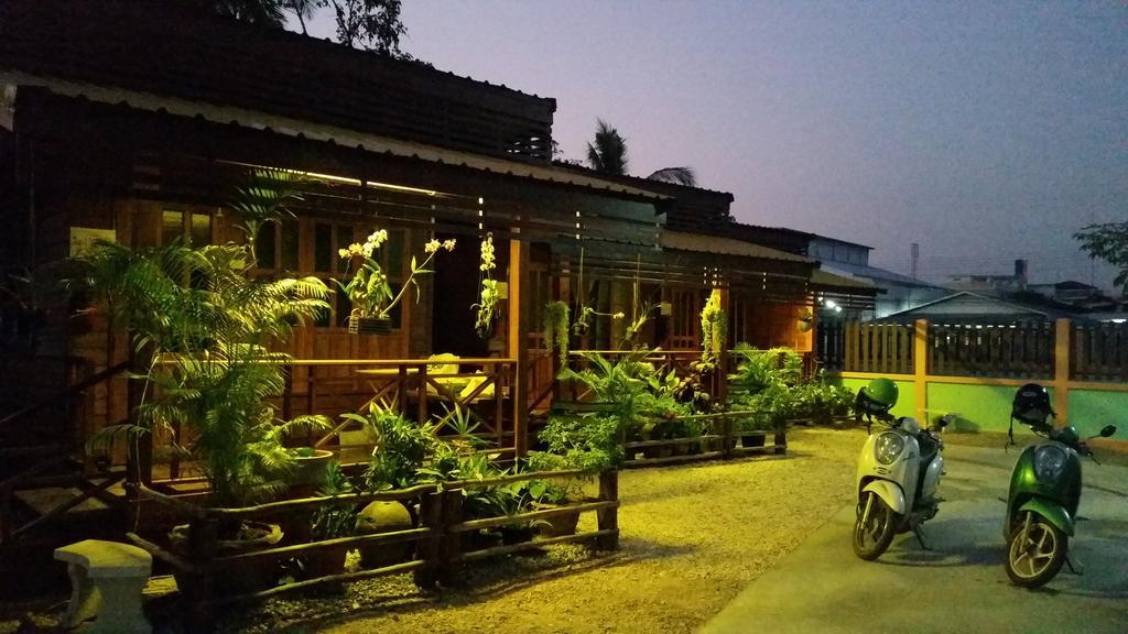 Happy Guesthouse Bungalow Sukhothaï Extérieur photo
