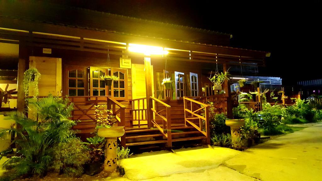 Happy Guesthouse Bungalow Sukhothaï Extérieur photo