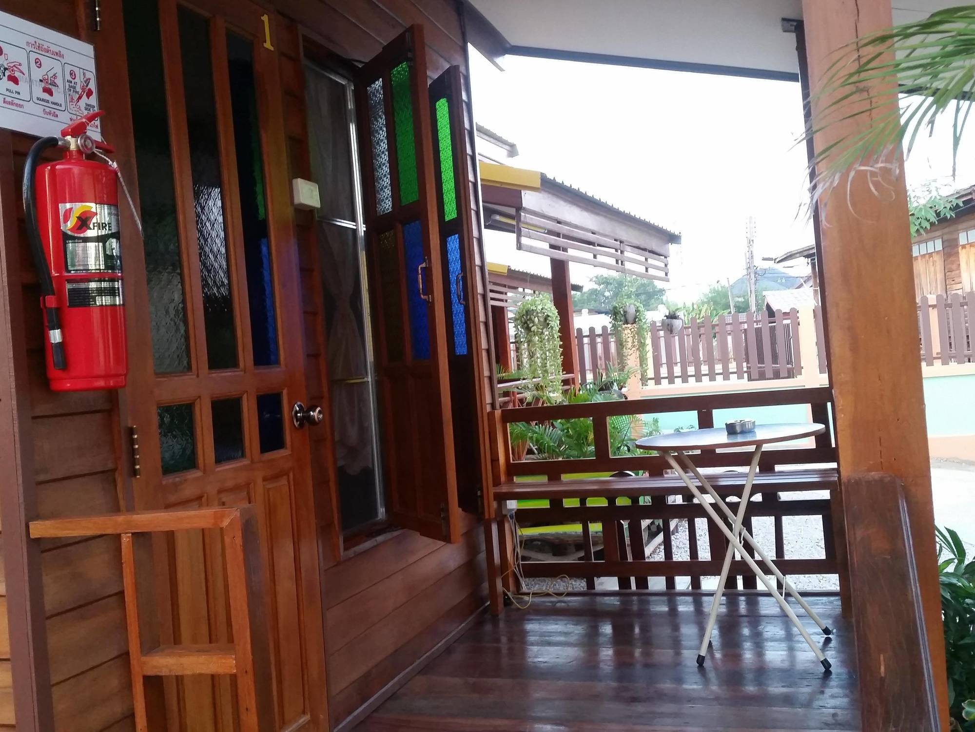 Happy Guesthouse Bungalow Sukhothaï Extérieur photo