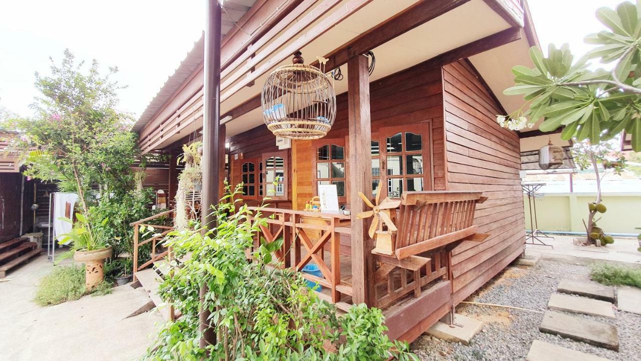 Happy Guesthouse Bungalow Sukhothaï Extérieur photo