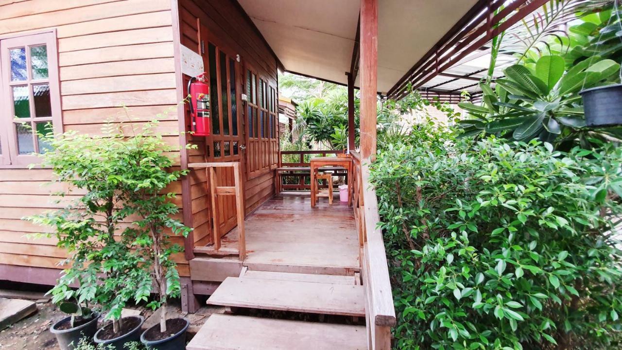Happy Guesthouse Bungalow Sukhothaï Extérieur photo